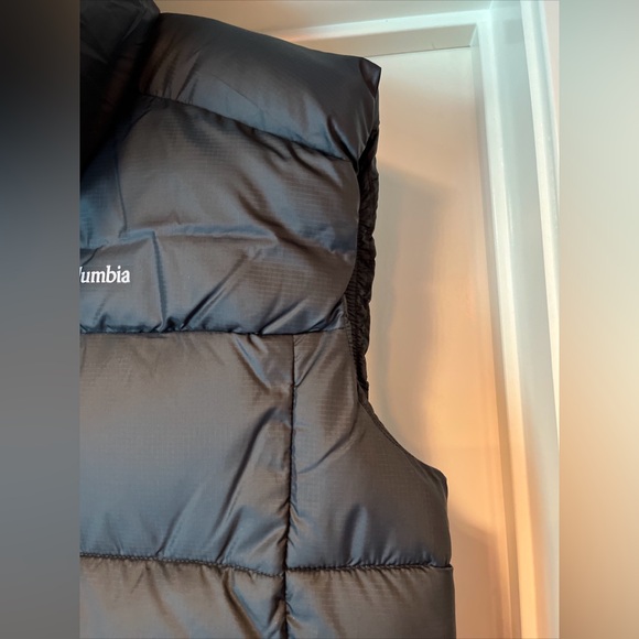 Womens Large Columbia Puffect Mid Vest Black Puffer Synthetic Down Insulation - Picture 5 of 16